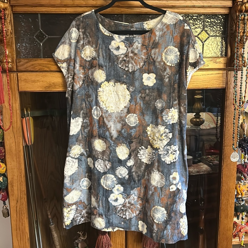 Bryn Walker cap sleeve tunic top 
gorgeous print